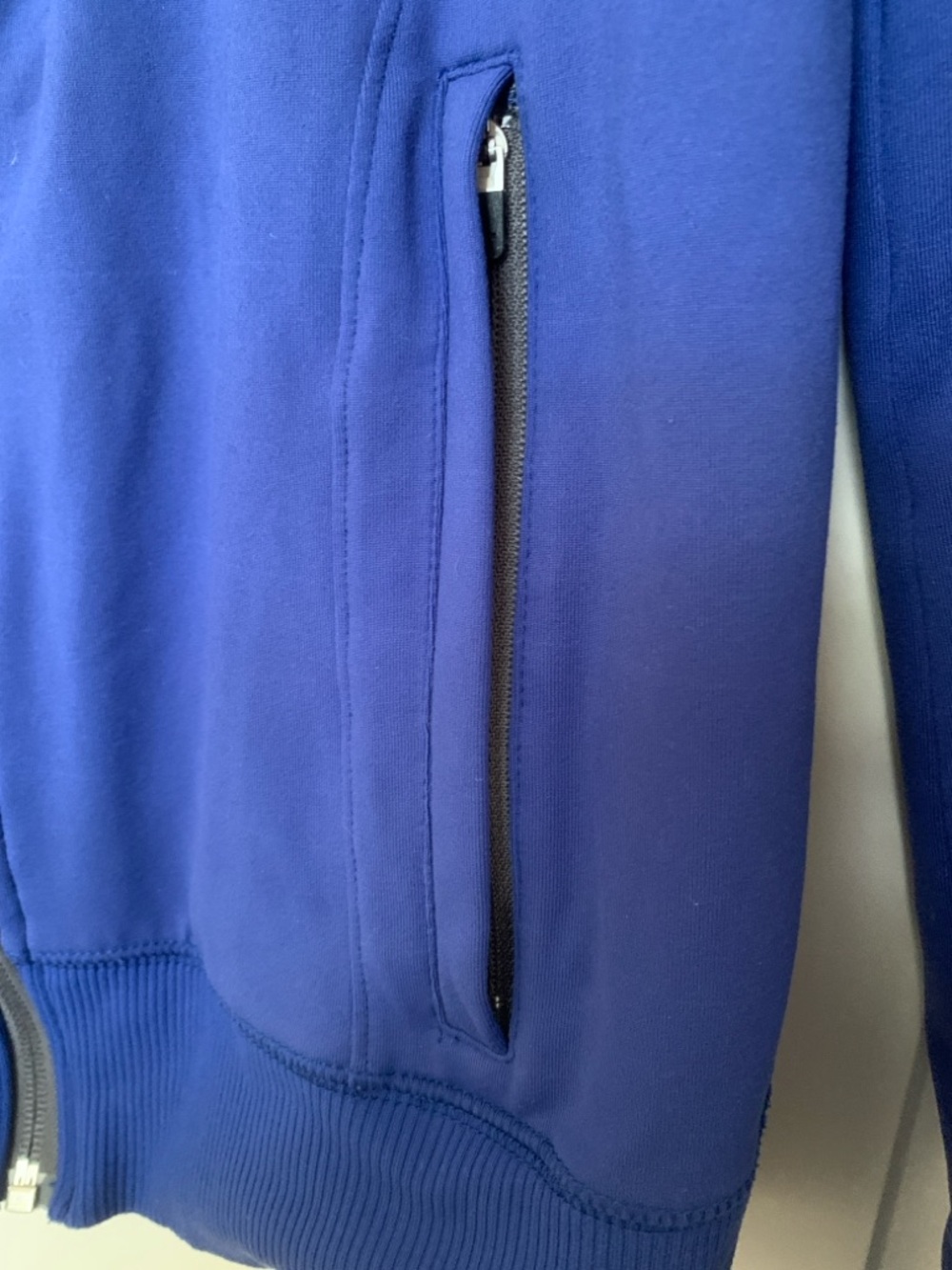 EUC Alo Yoga Blue Full Zip Performance Track Jacket - Size S/M - Picture 7 of 16